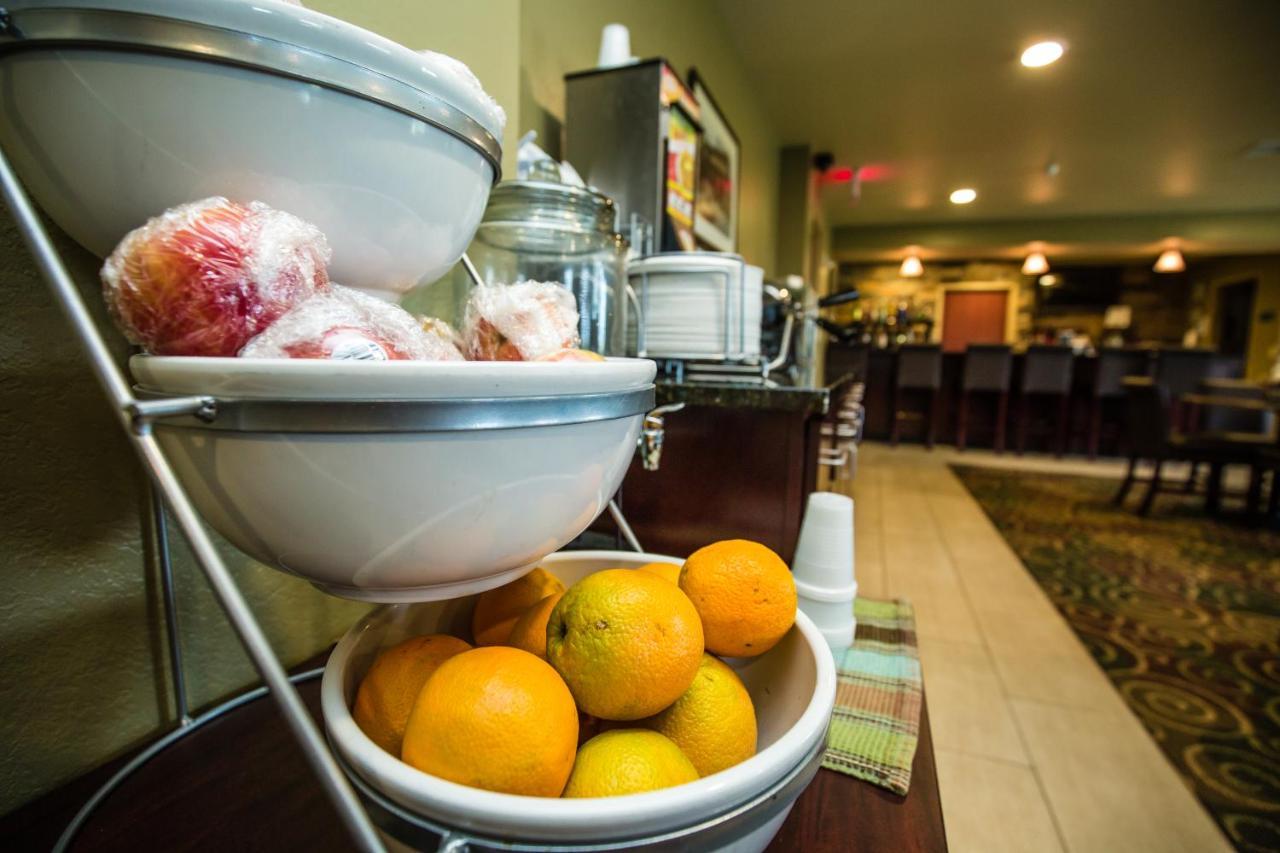 Cobblestone Inn & Suites-Winterset Ngoại thất bức ảnh